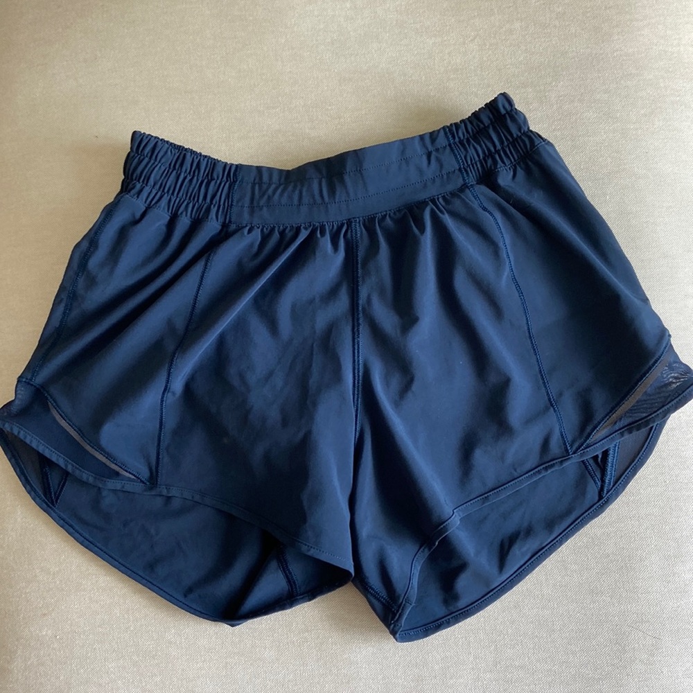 LuluLemon Hotty Hot Low Rise Lined Short 4”